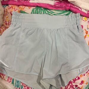 Iululemon Hotty Hot High-Rise Lined Short 2.5" Powder Blue Size 4